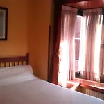 Pensión álvarez 2*
