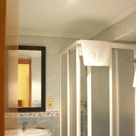 Guest house Alvarez 2*